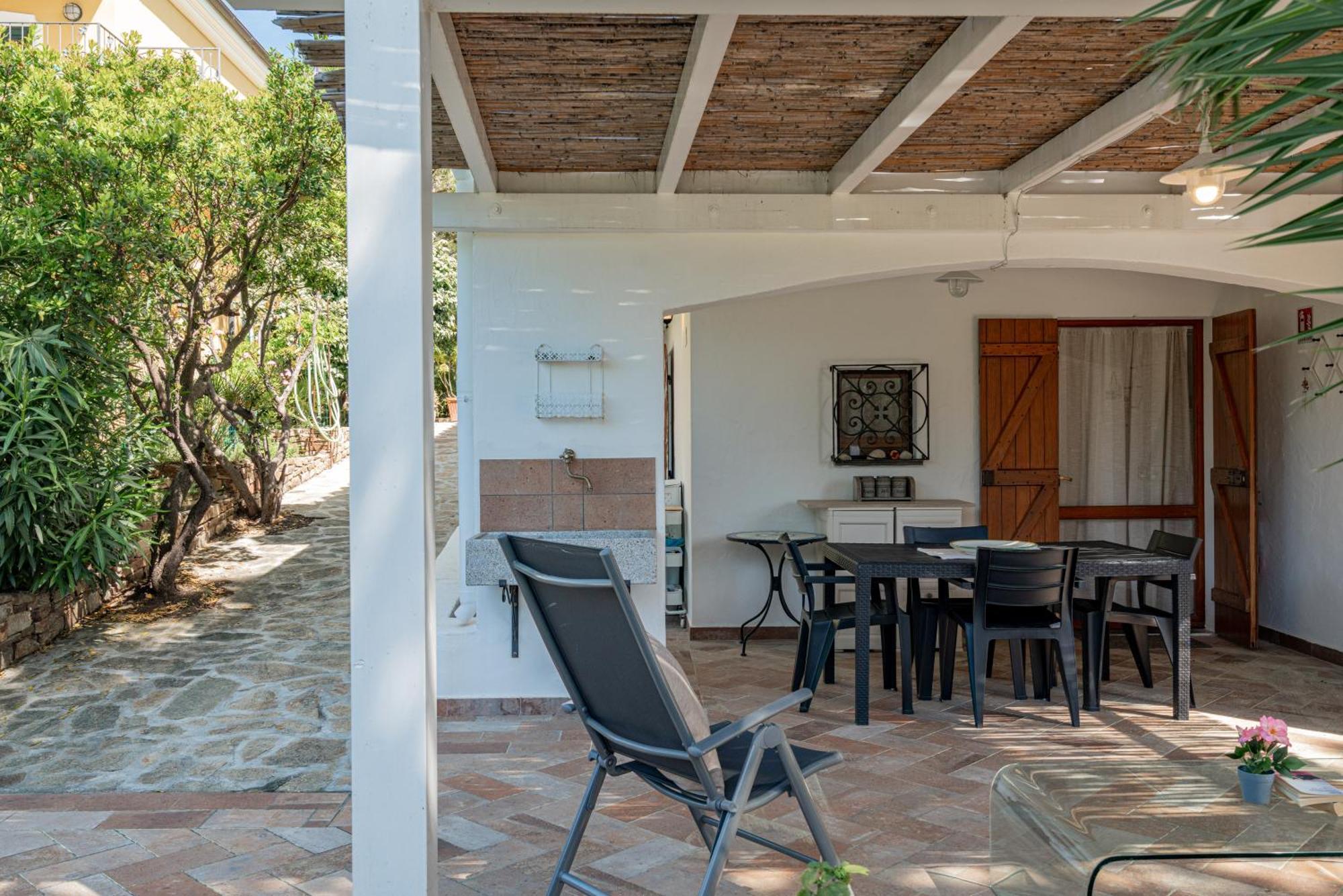 Casa Donatella, In Riva Al Mare! Villa Cala Liberotto Exterior foto